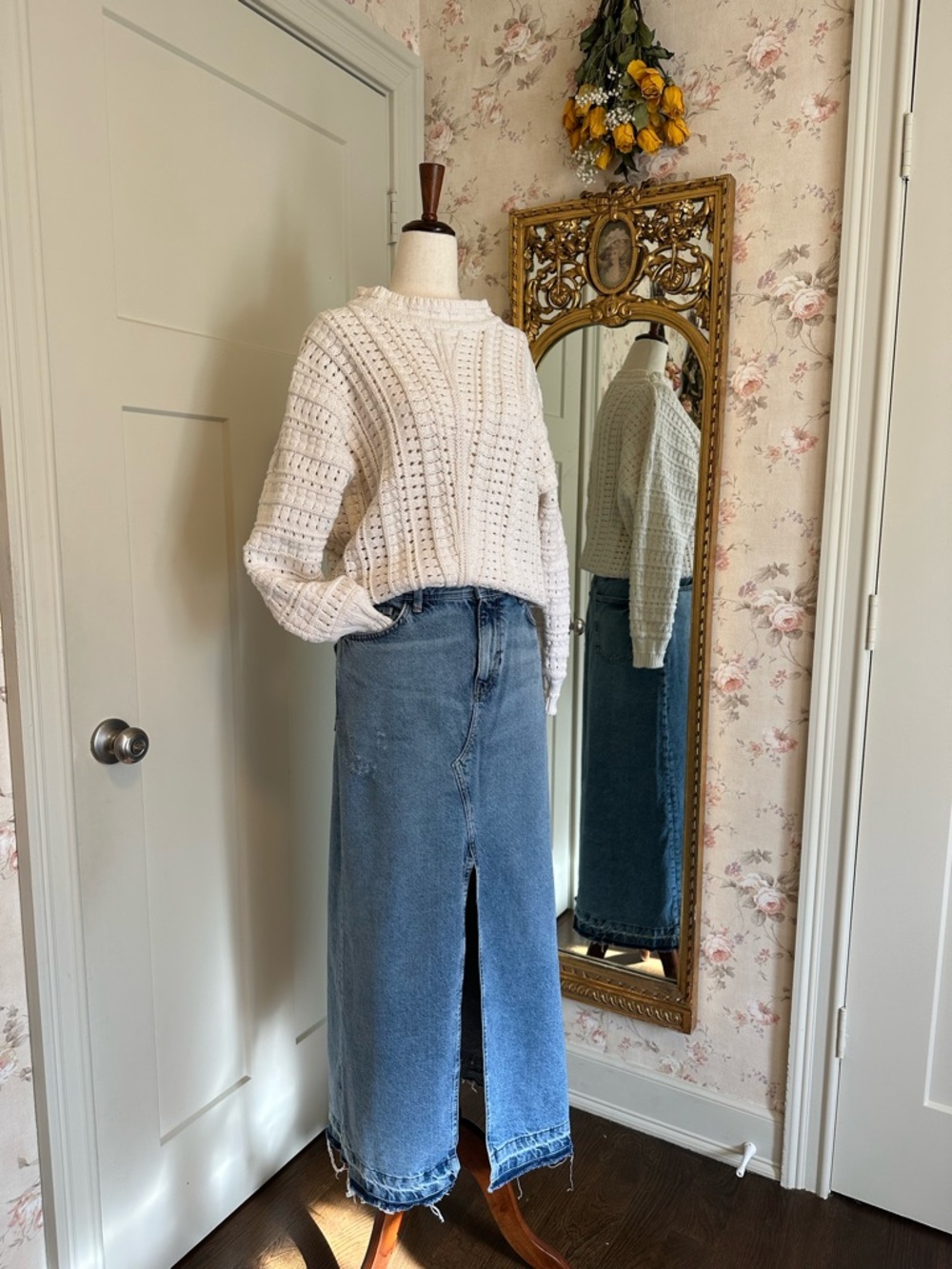 Zara TRF Long Denim Skirt Size S 100% Cotton High Rise Distressed Raw Hem Slit - Picture 3 of 11